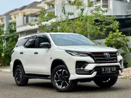 Fortuner 2.7 SRZ TRD AT 2021 Putih