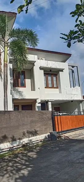 Rumah Minimalis Taman Giri Jimbaran Bali