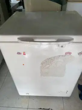 freezer bock aqua 100L orisinil belum pernah servis