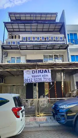 Dijual rumah strategis Green mansion 4 lantai