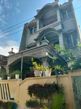 Dijual Rumah Kostan Tiga lantai Murah di Untung Suropati Sidoarjo