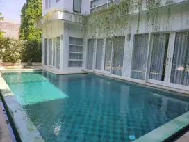 Villa dekat pantai sanur dijual lingkungan villa