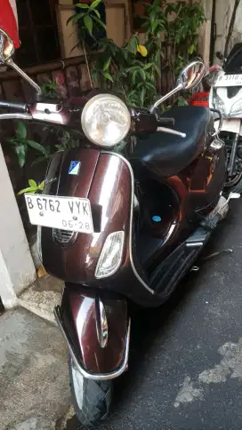 Piaggio Vespa LX 125 Pajak Hidup