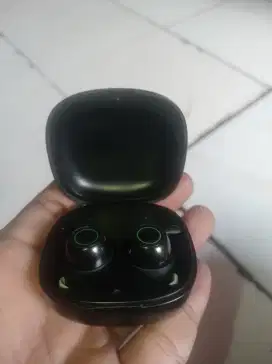 Headset earphone eggel energy bud