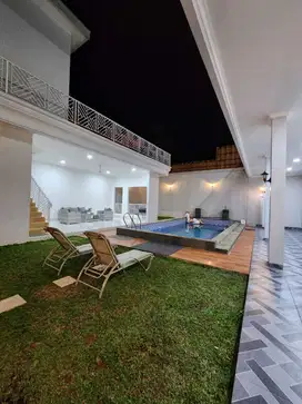 Disewakan Rumah furnished Best View dengan kolam Renang Sentul Bogor