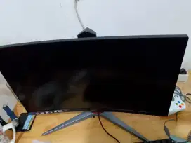 Curved monitor gaming AOC 24INC 165hz
