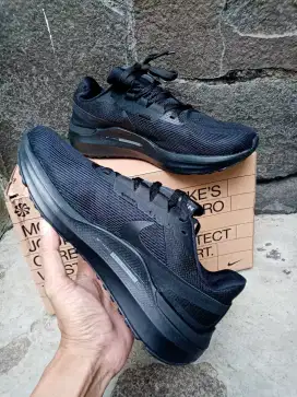 Sepatu Running Nike Air Zoom Masih Baru