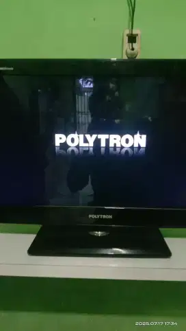 TV LCD POLYTRON 24