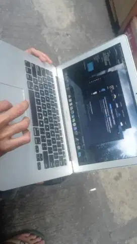 Macbook air core i5