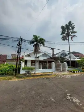 Rumah Dharmahusada Indah Utara Siap Huni dkt Kertajaya Manyar Aryaa