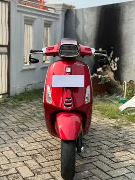 Vespa Sprint - 2021 (Red Scarletto)