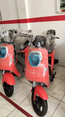 Sepeda listrik Uwinfly M60