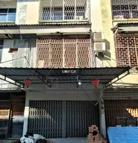 Ruko 3 Lantai Full Renovasi di Komplek Pelita 26 – Lokasi Strategis