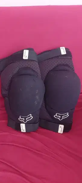 Pelindung lutut Knee FOX Launch