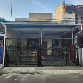 Rumah Hadap Selatan Rapih Terawat di Nusa Loka Sektor 14.5 BSD City