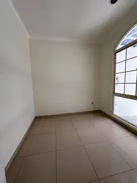Rumah Green Lake City Lt. 200m2, tangerang