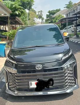 Voxy 2023 Hitam
