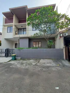 eraradiant.id | Rumah Dijual di Mertilang Bintaro, Sektor 9, bla