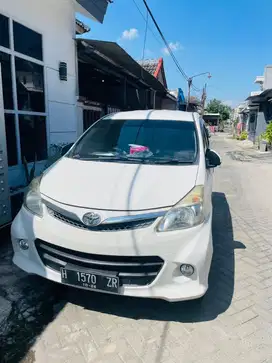 AVANZA VELOZ 2013 MATIC
