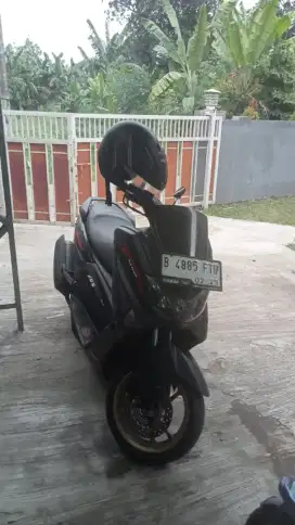 Jual butuh motor NMAX tahun 2019 kondisi sehat