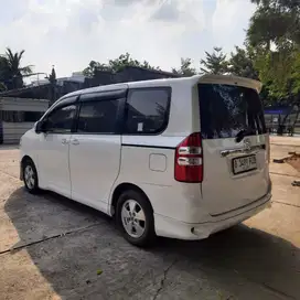 Toyota Nav1 2013 Bensin