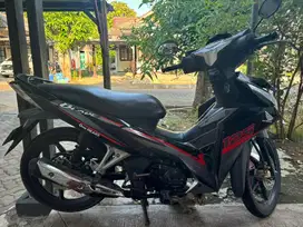 Motor honda blade hitam