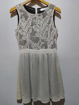 Dress putih something borrowed