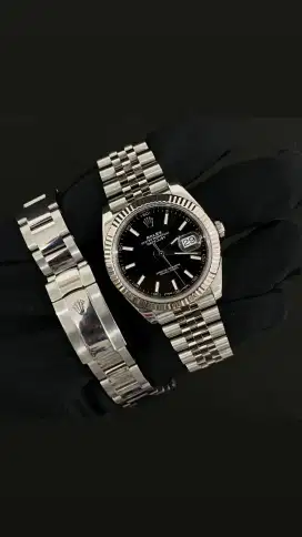 Rolex Datejust 126334 blackdial fluted bezel 41mm