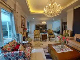 Disewakan Rumah Modern Dalam Komplek Area Kuningan Siap Huni