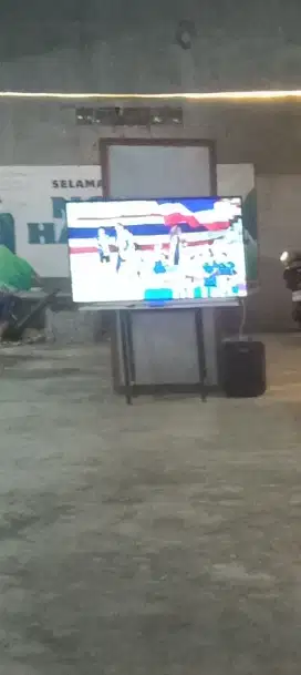 TV LG 60 Masih normal semua.. Hanya ada remote saja dan TV.