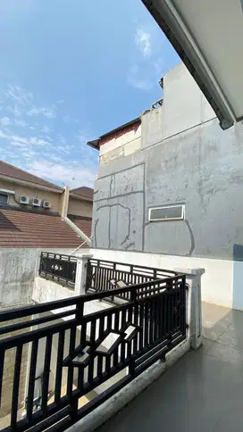 Dijual Rumah 2 Lantai, Grand Wisata, Akses Tol Tambun, Bekasi