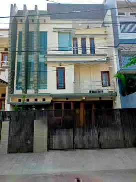 Rumah Renovasi Modern di Kelapa Nias Bonus Rak Kayu Cantik!