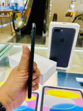 iPhone 7 Plus 128GB Black Fullset lengkap ex iBox BH 100% Sangat Mulus