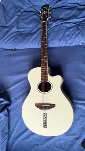 Gitar Yamaha Akustik Elektrik APX600 Classic White / Putih Tua