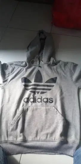 Adidas like new switer