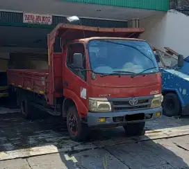 Toyota Dyna 110ET 6 Roda Bak Besi 2012