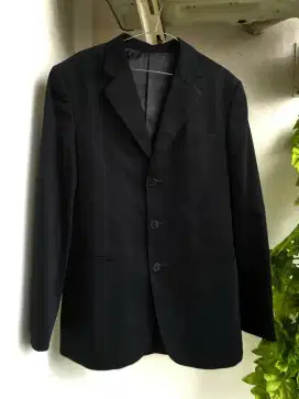 Satu stel jas formal