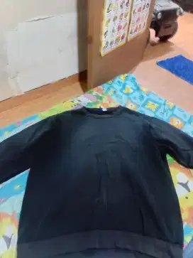 Dijual sweater h&m hitam size XL bekas