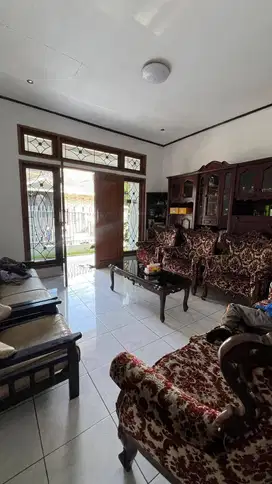 Rumah 2 Lantai Nyaman Dalam Komplek di Kiaracondong Bandung
