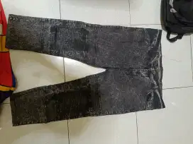 Jeans Rippedddd