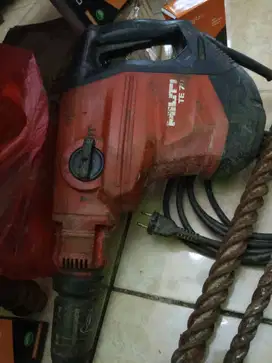 Mesin Bor Hilti Tangguh, T70 bekas. Bor beton, chiping, dan Bobok.
