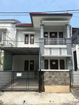 Dijual Murah Rumah 2 Lantai Siap Huni di Kemang Pratama 3 Bekasi