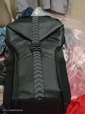 Di jual tas lebtop Lenovo Legion 16 gaming backpack GB 700
