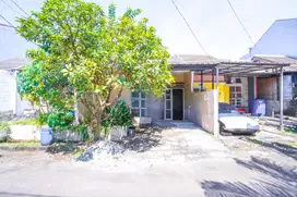 Rumah 16 menit ke Stasiun Cibinong SHM Hadap Selatan Siap KPR J-34466