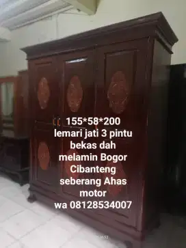 Lemari kayu jati 3 pintu antik tua dahelamin Bogor Cibanteng berat