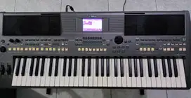 Yamaha Psr S670