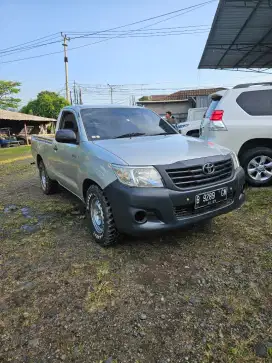 Toyota hilux pickup diesel solar 2013