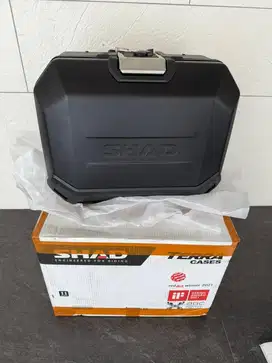 Shad Terra TR36 Hitam Kiri