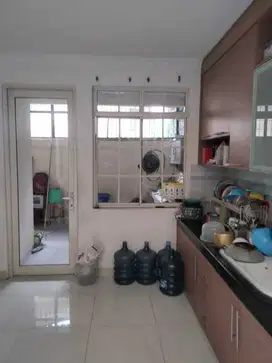 Rumah 2 Lantai Renovasi di Lippo Karawaci Utara