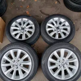 Velg OEM original Innova zenix ring 17 pcd 5x114,3 ban 215/60 R17